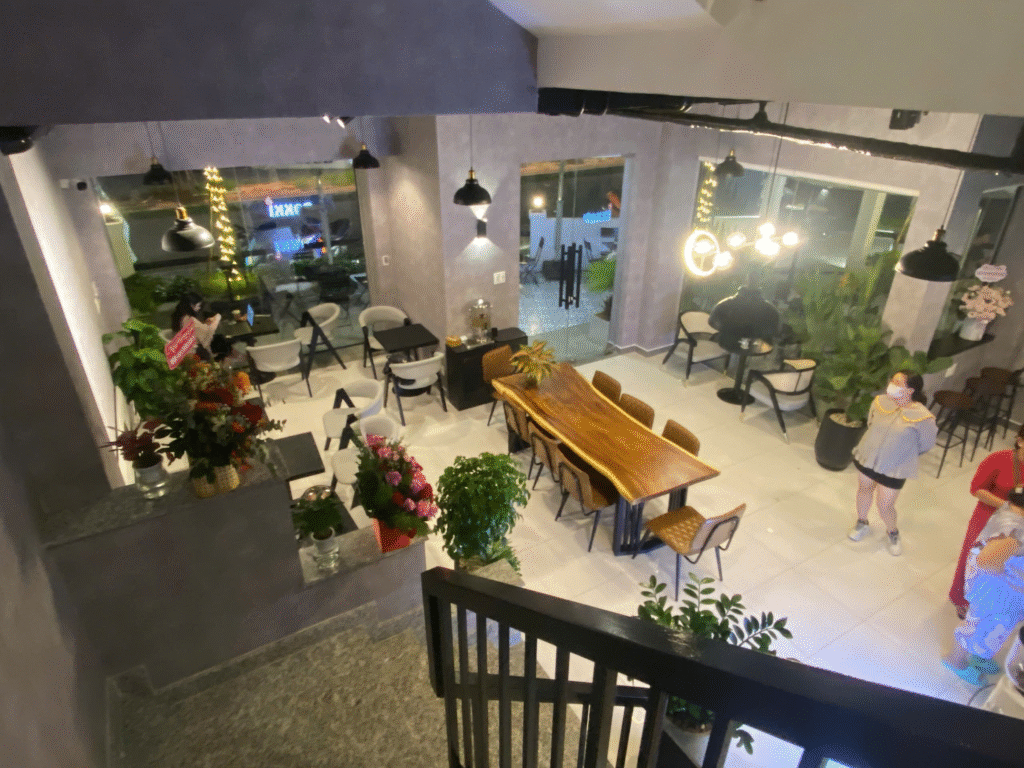 Không gian tầng trệt